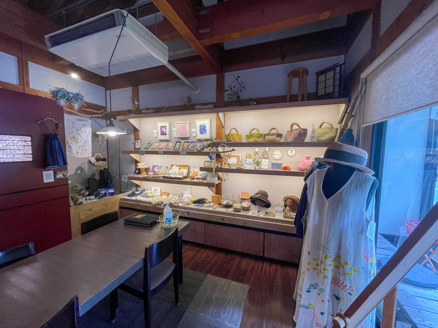 天小屋_店内